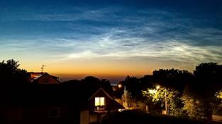 03-07-2025 02:00 Polacy wychodzili z domów, żeby to zobaczyć. Wyjątkowe zjawisko na niebie