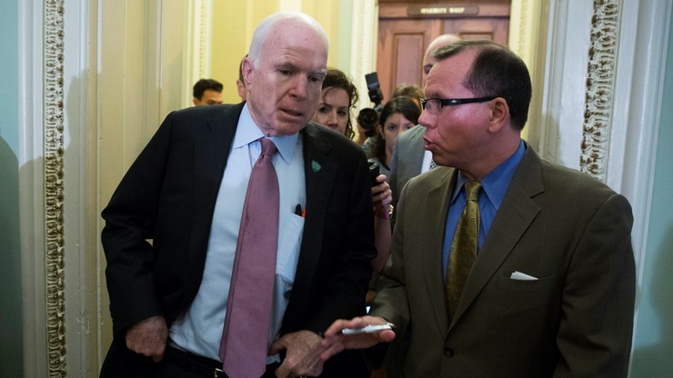 Nikłe szanse na zniesienie Obamacare. Senator John McCain zagłosuje przeciwko likwidacji programu