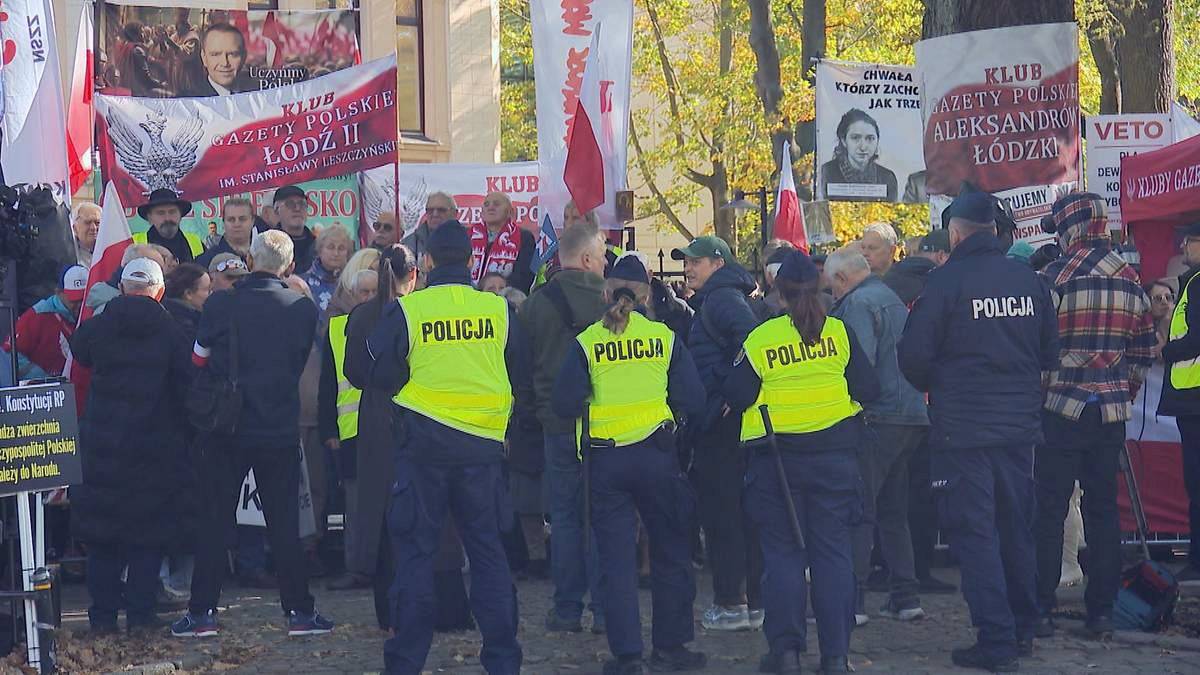 "Atak na policjantkę" w pobliżu siedziby TK. "Została przewieziona do szpitala"