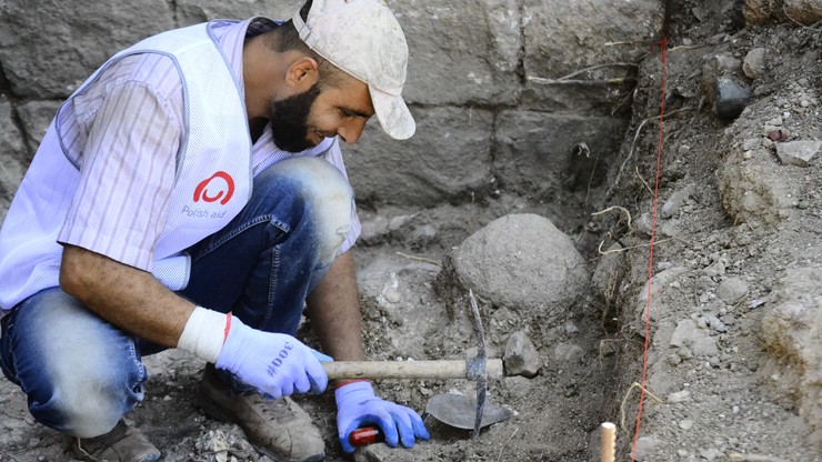 Syryjscy uchodźcy pomogli polskim archeologom w Libanie odkryć pałac i dwa zamki