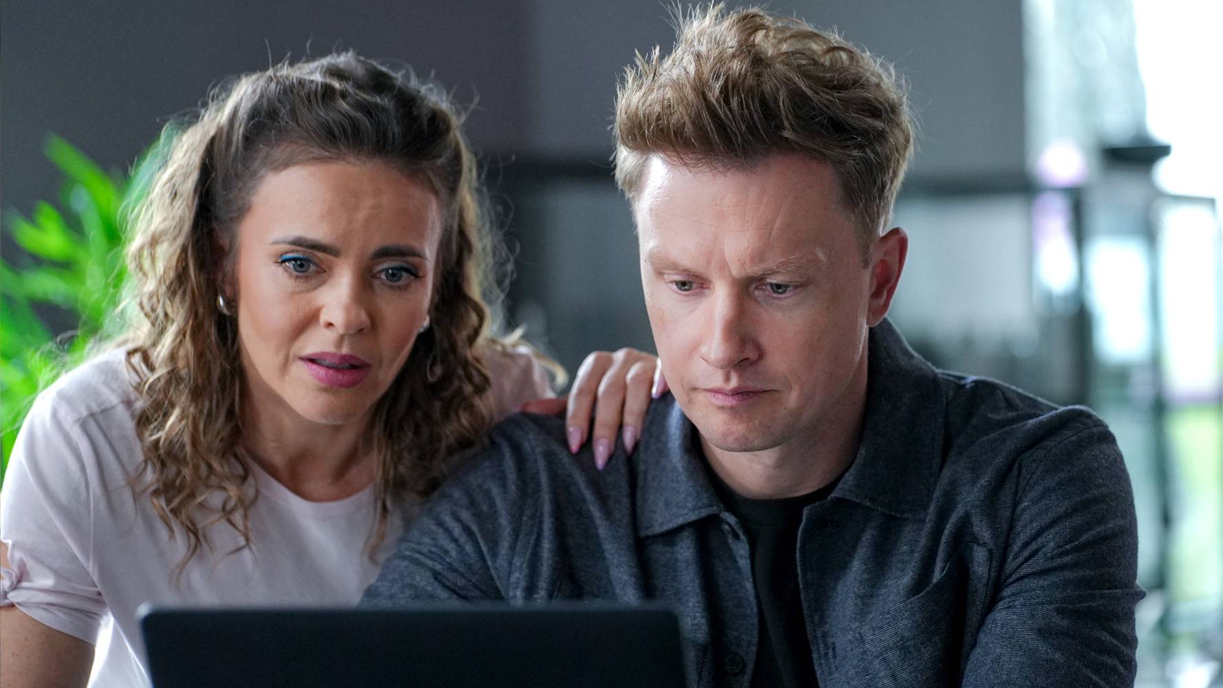 „Przyjaciółki”: Jest szansa, żeby złapać oszusta. Oskar działa!