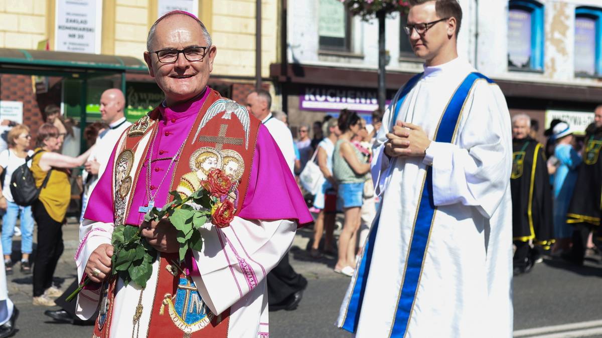 Arcybiskup zwrócił się do uczestniczek pielgrzymki. Mówił o "mądrze pokornych kobietach"