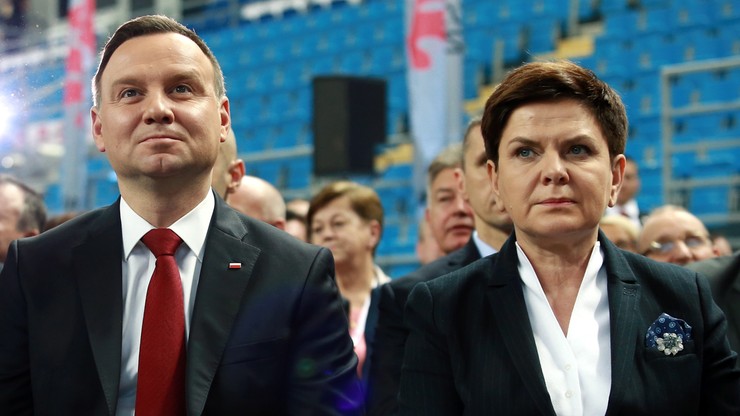 CBOS: Polacy najbardziej ufają prezydentowi, premier i Kukizowi