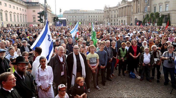 Wielotysięczny protest przeciwko antysemityzmowi w Berlinie