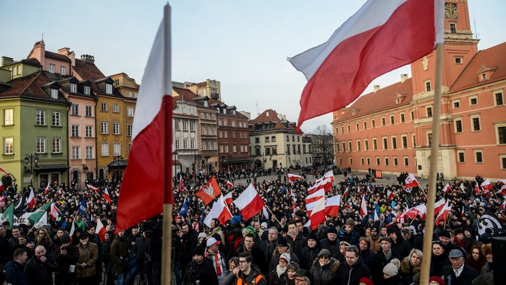 Manifestacje przeciwko imigrantom. W Warszawie pod hasłem "przeciw islamizacji Europy"