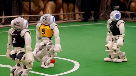 Roboty starły się z ludźmi w mistrzostwach RoboCup 2019 w piłce nożnej