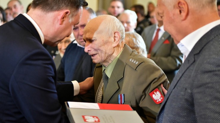 Prezydent Duda nadał polskie obywatelstwo 90-letniemu kombatantowi