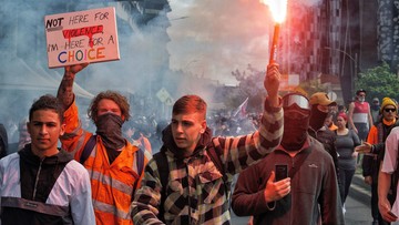 Antyszczepionkowcy protestowali. Teraz muszą zrobić testy
