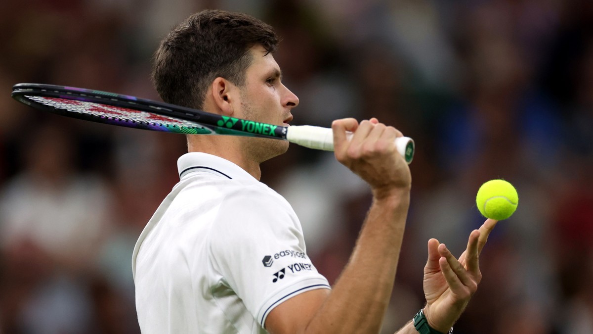 Hurkacz przegrywa z Djokoviciem. Mecz został przerwany