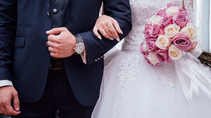 Badanie: Co trzecia osoba deklaruje, że nie weźmie ślubu kościelnego