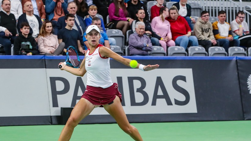 WTA w Eastbourne: Magda Linette awansowała do trzeciej rundy