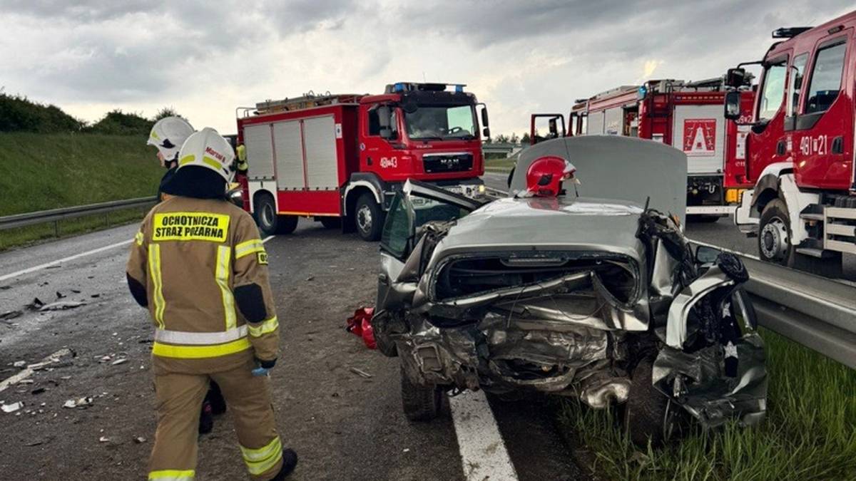 Zderzenie czterech samochodów na S7. Zginęła jedna osoba