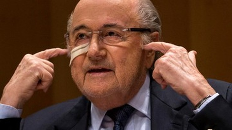 Blatter ostro o Platinim: Mógł siedzieć cicho...