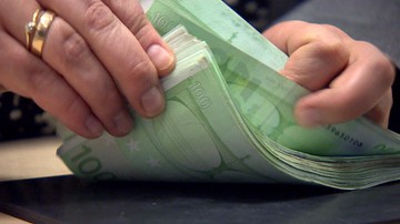 Bank przyjął 83 tys. 900 euro. Teraz twierdzi, że banknoty były fałszywe
