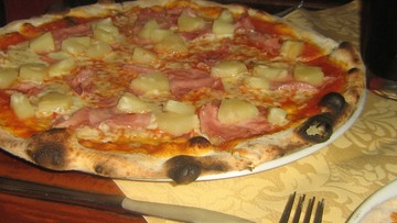 Pizza hawajska na cenzurowanym. Włoscy rolnicy przeciw egzotycznym dodatkom