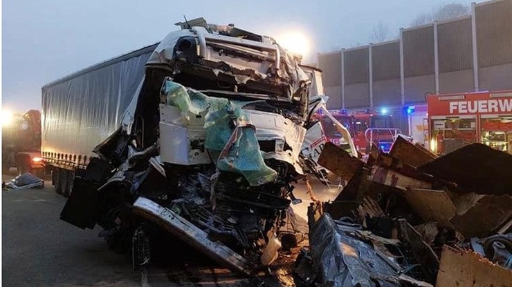 Niemcy. Wypadek polskiego tira na autostradzie. Zginął 28-letni kierowca