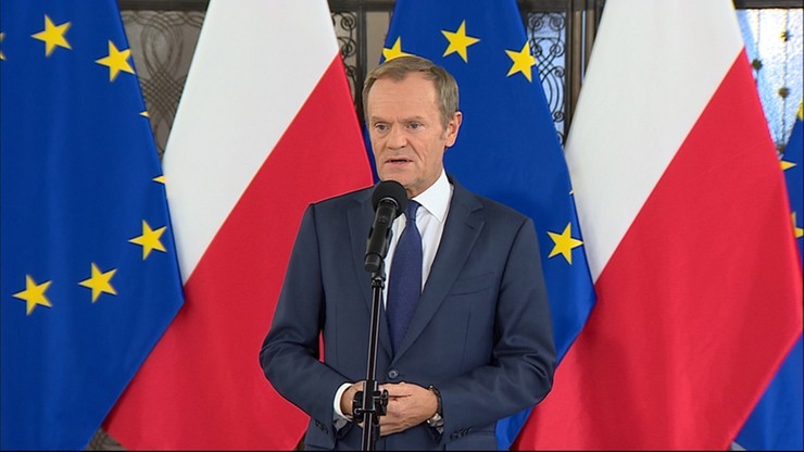 Debata w PE. Tusk: zderzenie PiS-owskiego rządu ze ścianą