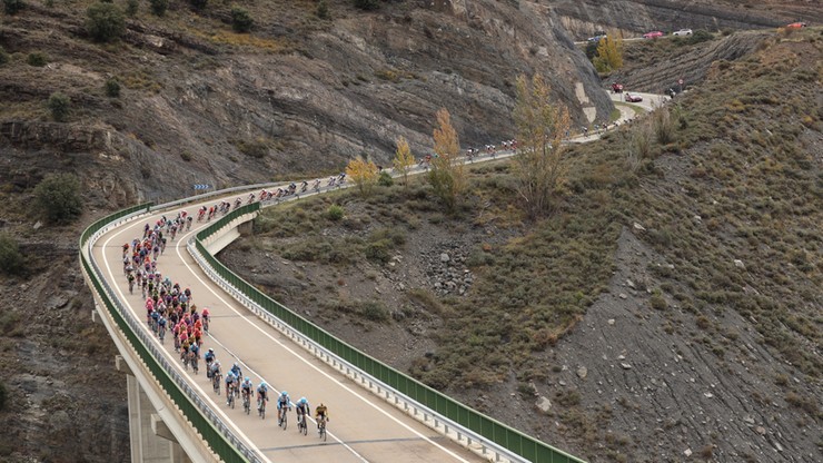 Vuelta a Espana: Trzeci etap dla Dana Martina, Primoz Roglic wciąż liderem