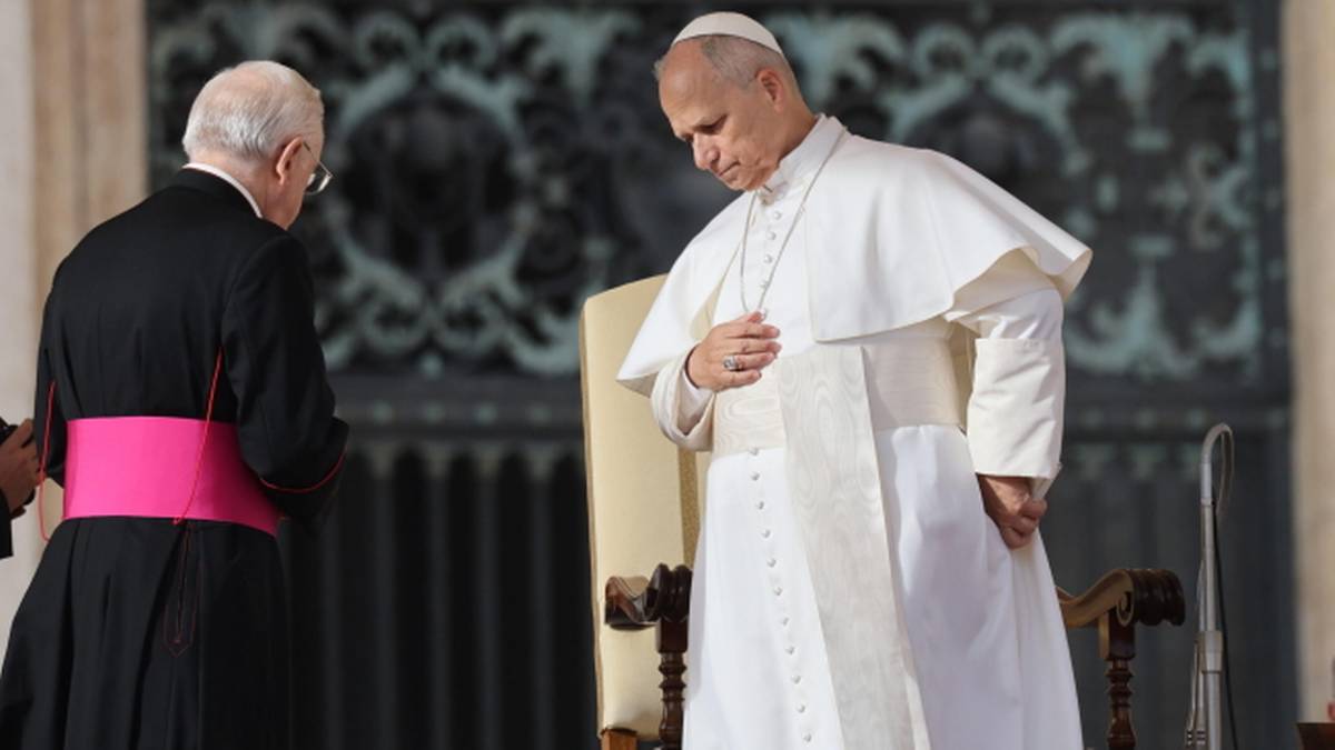 Co papież robi, kiedy nie może spać? Włoskie media ujawniają