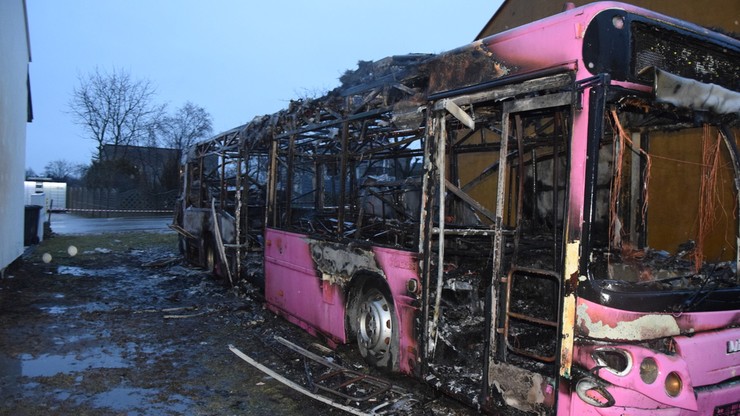 Łódzkie. Podpalenie autobusu w Sulmierzycach. Policja zatrzymała sprawcę