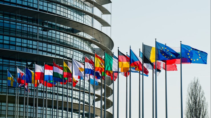 Europarlament poparł umowę z USA o przekazywaniu danych. Amerykański rząd zapewnił, że nie będzie żadnej inwigilacji