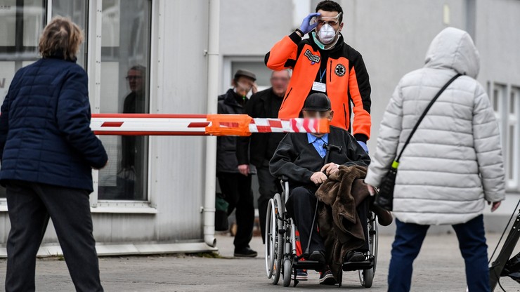 Koronawirus w Polsce. 7 kolejnych zgonów, ponad sto nowych zakażeń