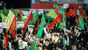 Dziesiątki tysięcy ludzi na prorządowych manifestacjach w Iranie
