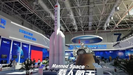 02.10.2020 08:00 Chiny zaskoczyły świat budową potężnej rakiety, która zabierze ludzi na Księżyc