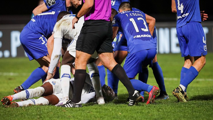 Przerażające zdarzenie w lidze portugalskiej. Znamy stan zdrowia piłkarza FC Porto