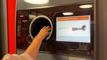 Oddała butelki, ale 54 zł z kaucji nie odzyskała. 