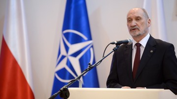 Macierewicz: obecność NATO równie ważna jak wzmocniona polska armia