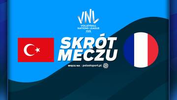 Flaga Turcji po lewej stronie, obok napis "SKRÓT MECZU", po prawej stronie flaga Francji. Powyżej widnieje logo "VNL VOLLEYBALL NATIONS LEAGUE 2023".