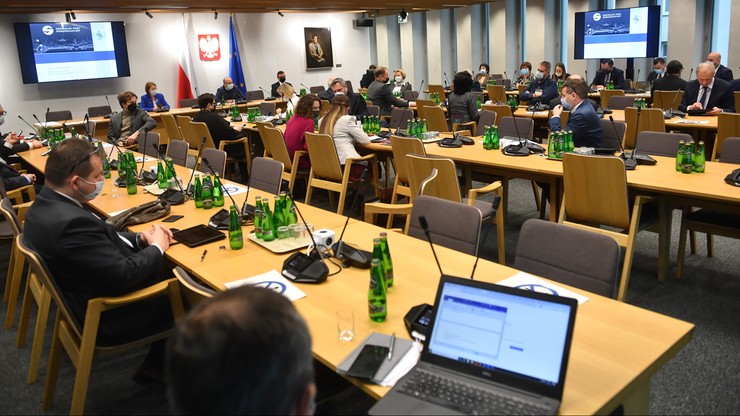 Opozycja wnioskuje do prezydium Sejmu o przywrócenie przerwanego posiedzenia komisji obrony