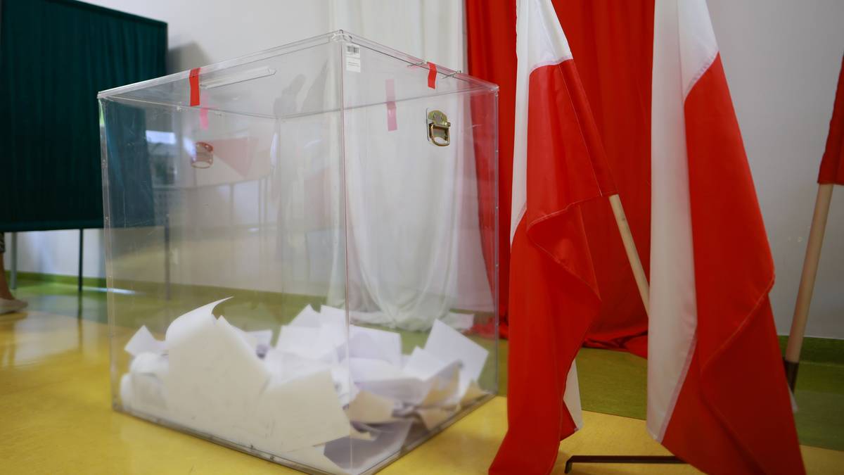 Kolejna tragedia w lokalu wyborczym. Nie żyje starszy mężczyzna