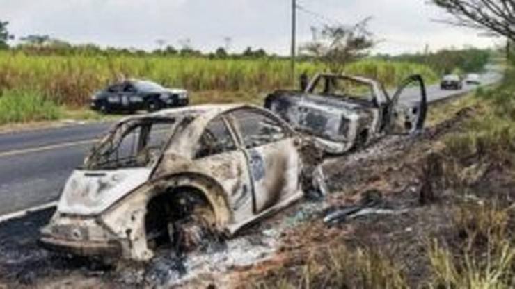 Zagadkowe zaginięcie sześciu osób w Meksyku. Zostały po nich jedynie spalone samochody