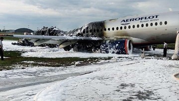 Rosja: przewoźnicy nie rezygnują z samolotów Suchoj Superjet 100 po katastrofie w Moskwie
