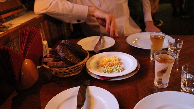 Rosyjska gościnność w pełnej krasie. Restauracje dostosują menu do gości przybywających na MŚ