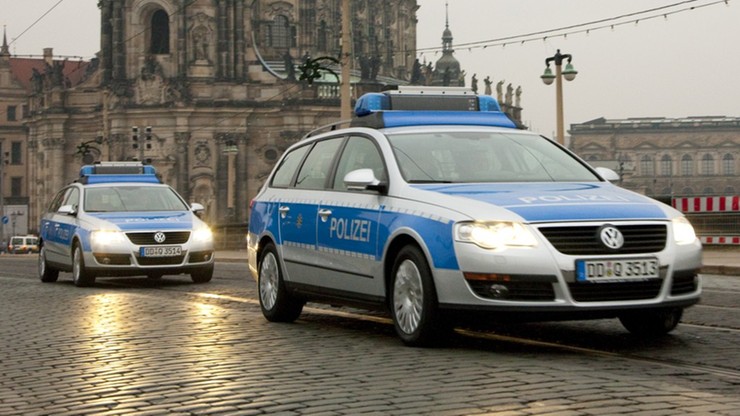 Niemcy. Policyjna obława w Dreźnie, koronasceptycy mieli planować zamach na premiera Saksonii