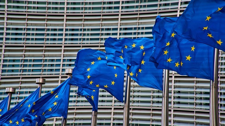 UE. Komisja Europejska oficjalnie zaprezentowała pakiet wsparcia dla Ukrainy o wartości 1,2 mld euro