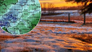 Mapa synoptyczna z zaznaczonymi temperaturami w Polsce, nałożona na zdjęcie przedstawiające zimowy krajobraz o zachodzie słońca z topniejącym śniegiem na ziemi.