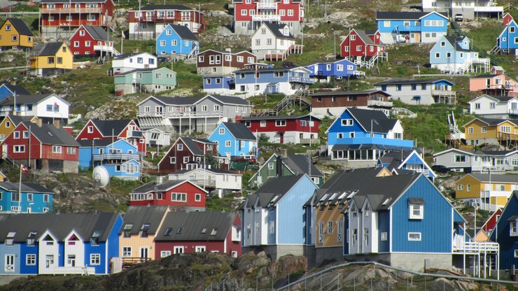 Fala "upałów" na Grenlandii. Media zalecają picie wody i unikanie słońca