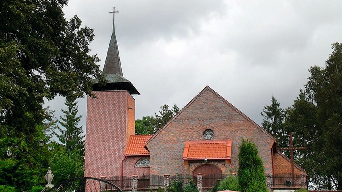 Czarna Dąbrówka: Continuación del conflicto de los bomberos con el sacerdote