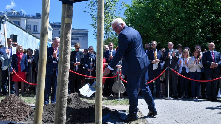 Prezydent Niemiec posadził drzewko w Ogrodach Polsko-Niemieckich