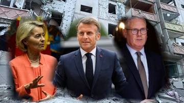 Ursula von der Leyen, Emmanuel Macron i Keir Starmer na tle zniszczonej wojną kamienicy.