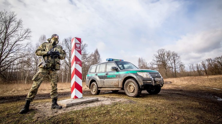 Granica z Białorusią. W patrole polskie rzucano kamieniami, stwierdzono też uszkodzenie concertiny