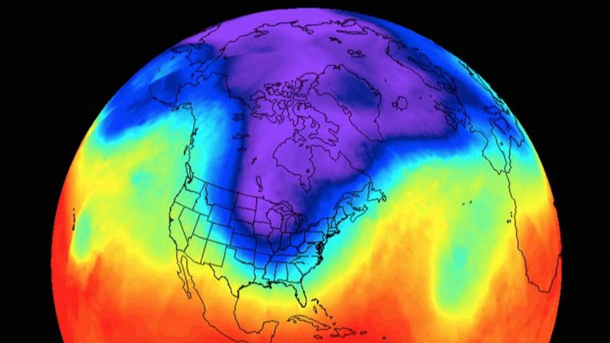 Niebiesko-fioletowy wiar polarny nad Arktyką. Fot. severe-weather.eu
