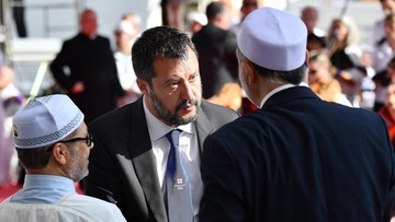 Włoski sąd zgadza się na wpuszczenie hiszpańskiego statku z migrantami. Salvini protestuje