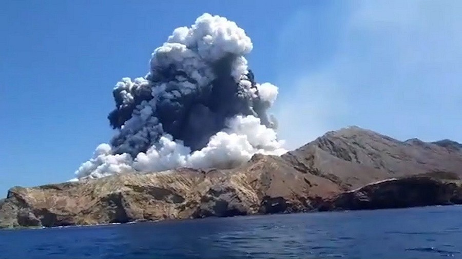 Erupcja wulkanu White w Nowej Zelandii w grudniu 2019 roku. Fot. YouTube.