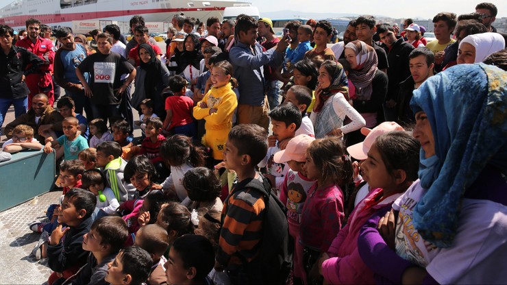 PE opowiedział się za centralnym systemem azylowym i obowiązkową relokacją migrantów