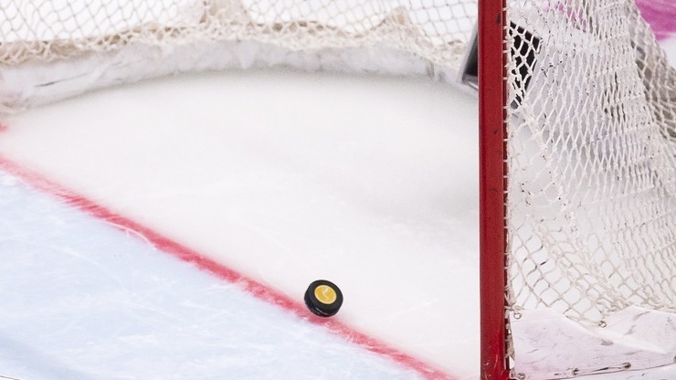 NHL: Obrońcy Pucharu Stanleya przegrali w Vancouver